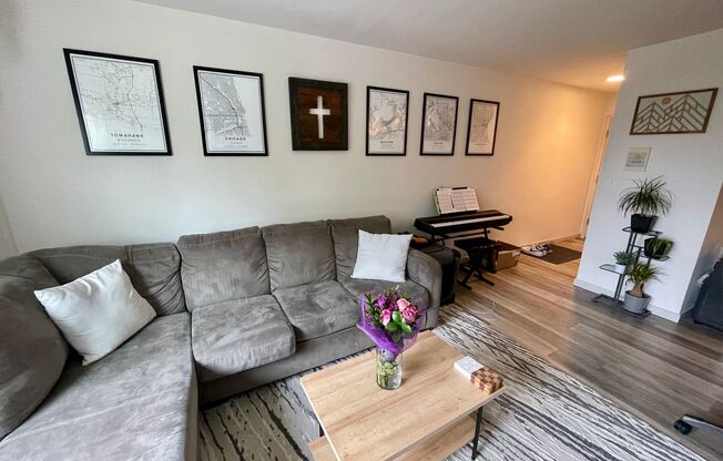 2 beds, 1 bath, $1,395, Unit 222