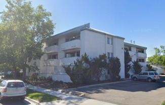 Thoma Holcomb Apartments