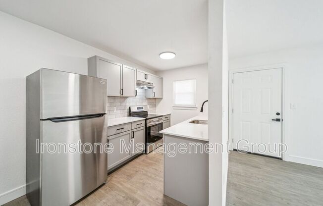 3169 E 49 ST