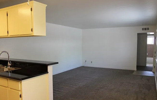 2 beds, 1 bath, $1,500