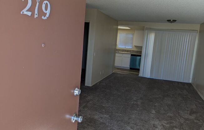 2 beds, 2 baths, 850 sqft, $2,200, Unit 219