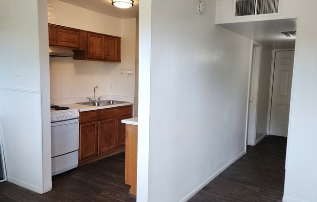 2535 W Highland Ave