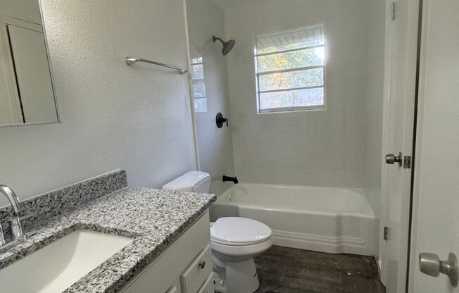 3 Bed / 1 Bath Available Now in Jonesboro