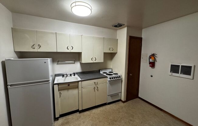 1 bed, 1 bath, 600 sqft, $700, Unit 2