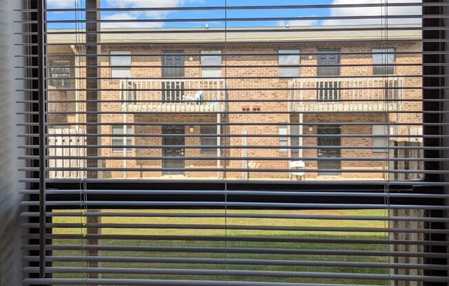 2 beds, 1 bath, 855 sqft, $1,049, Unit 3370-02