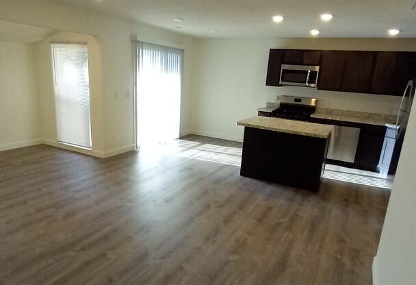 3 beds, 2 baths, $1,550, Unit 24-06