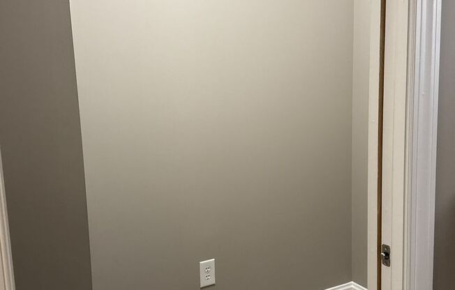 1 bed, 1 bath, 580 sqft, $965, Unit 2D