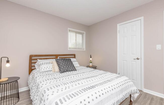 2 beds, 1 bath, 629 sqft, $924