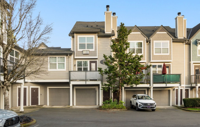 Live in Comfort, Convenience & Style Near the Vancouver Waterfront