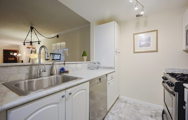 1 bed, 1 bath, 709 sqft, $2,900, Unit 212