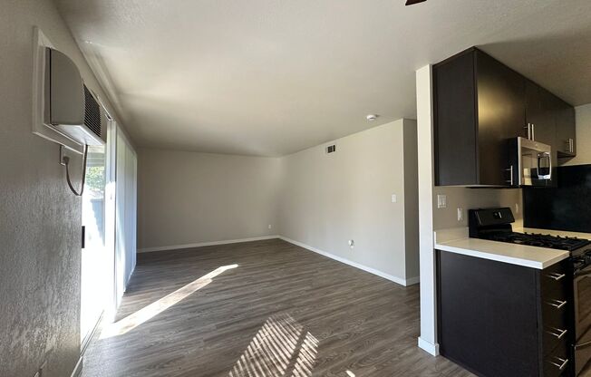 2 beds, 2 baths, 946 sqft, $1,950, Unit 102