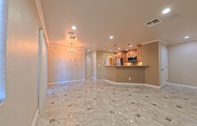 2 beds, 2 baths, $1,695, Unit # 1061