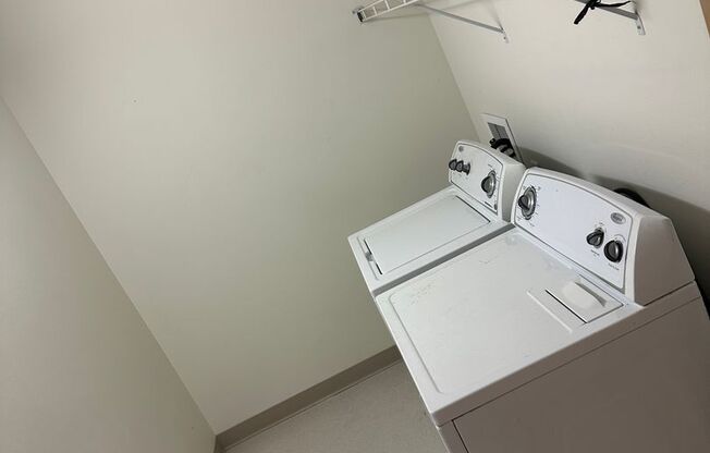 2 beds, 2 baths, 1,000 sqft, $1,395, Unit 410