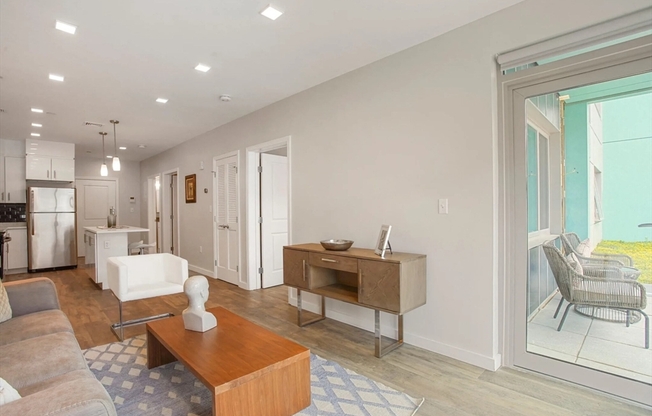 Studio, 1 bath, 370 sqft, $2,400, Unit 603