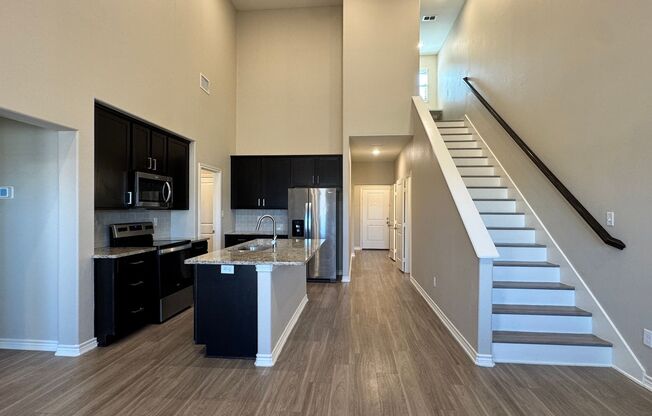 3 beds, 2.5 baths, 1,382 sqft, $1,795, Unit Unit 200