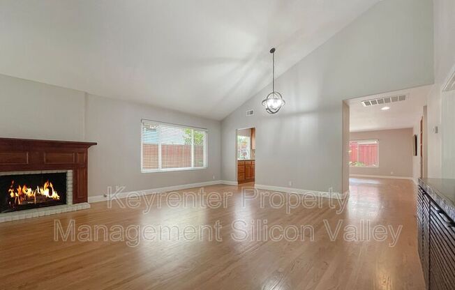 2261 PLUMMER AVE