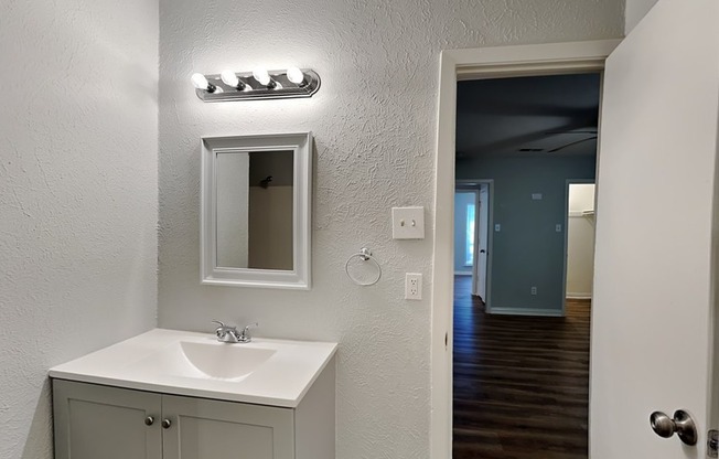 3408 HIGHLAWN TER