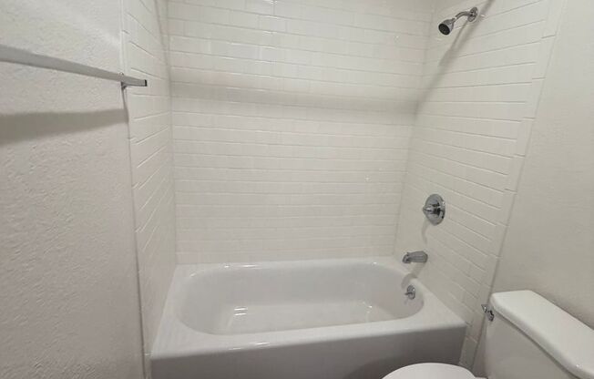 Studio, 1 bath, 435 sqft, $1,595, Unit 107