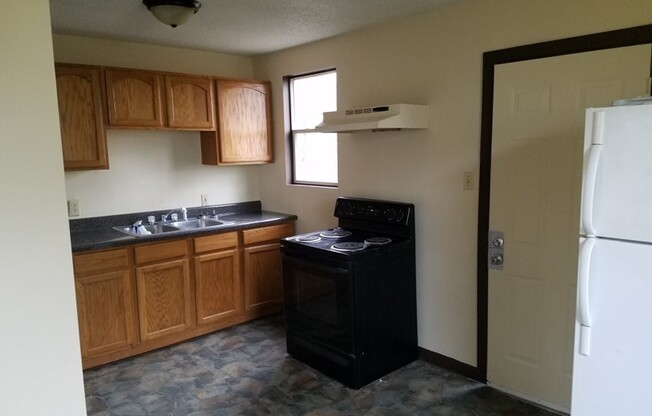 Knoxville 37915 - James White Parkway Area, 2 bedroom, 1 bath home - Contact Brad Croisdale (865) 805-9964