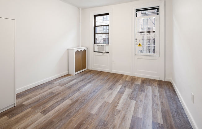 715 W 180 ST