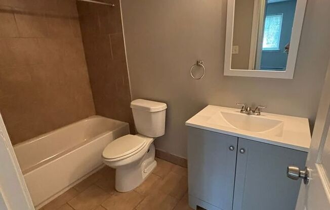 1 bed, 1 bath, 650 sqft, $1,050, Unit 28-101