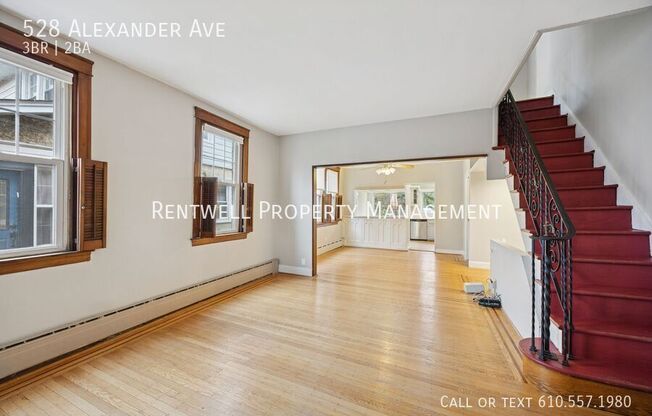 528 ALEXANDER AVE