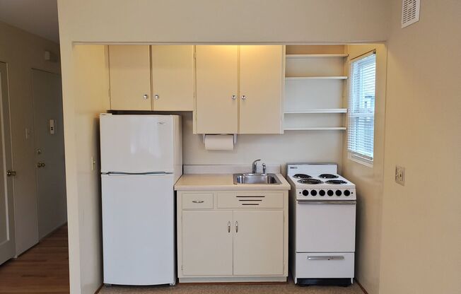 Classic One Bedroom, One Bathroom Apartment in The Heart of Sellwood