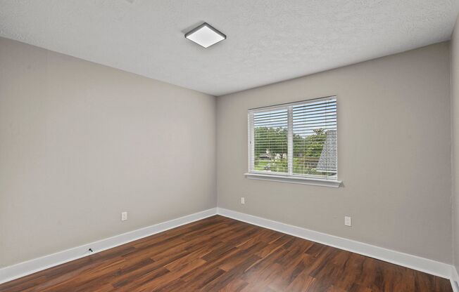 Welcome to 1107 Londonberry Ave in the heart of Friendswood