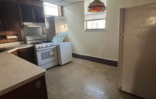 2 beds, 1 bath, 720 sqft, $1,200, Unit 2nd Flr