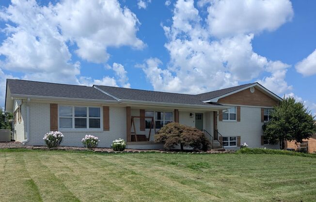 NICE SPACIOUS House in Holly Hills