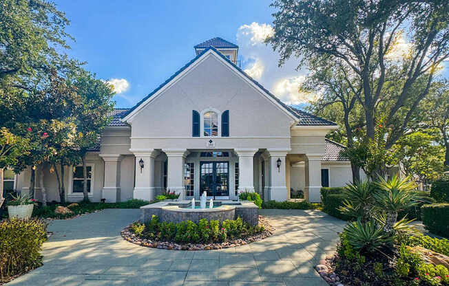 Saxony at Chase Oaks Apartments in Dallas, TX