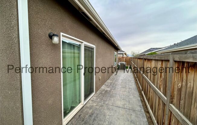 3 beds, 2 baths, $2,400