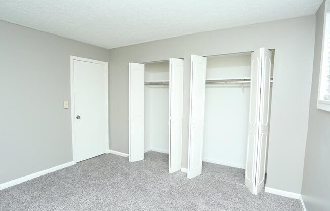 Apartments in Clarksville, IN closets