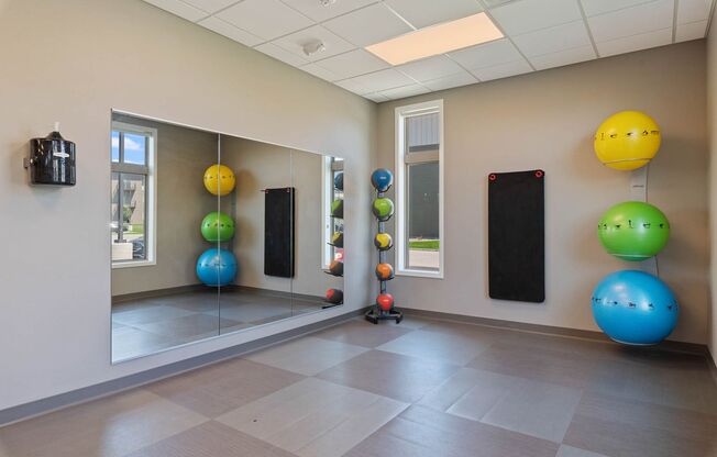 1 bed, 1 bath, 726 sqft, $995, Unit 210