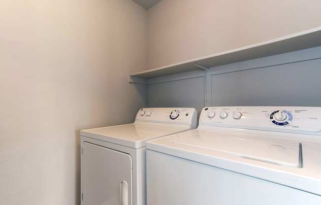 washer & dryer in apartments in webster tx