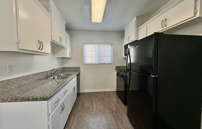3 beds, 1 bath, 1,000 sqft, $2,770, Unit 318-08