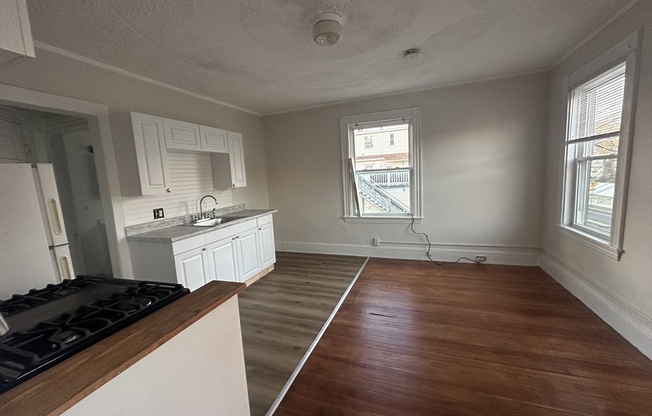 1 bed, 1 bath, 600 sqft, $1,900, Unit 4