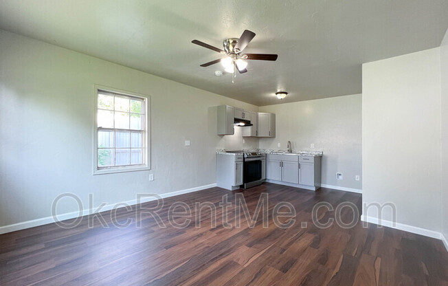 6703 NW 25