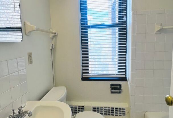 Studio, 1 bath, 320 sqft, $850, Unit # 816