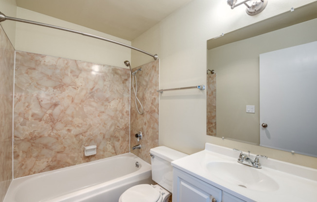 2 beds, 1 bath, 765 sqft, $2,295, Unit 108
