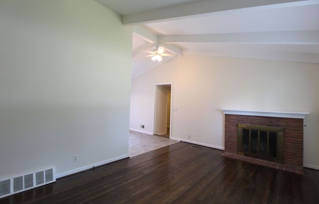 Charming 3 Bedroom 1 Bath Home in Prairie Village