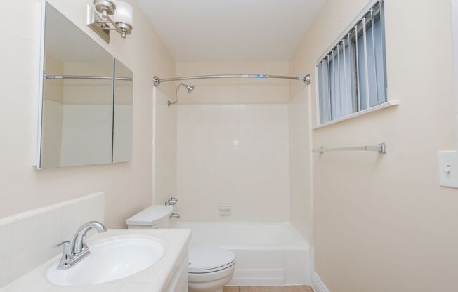 Silverwood Apartments (524)