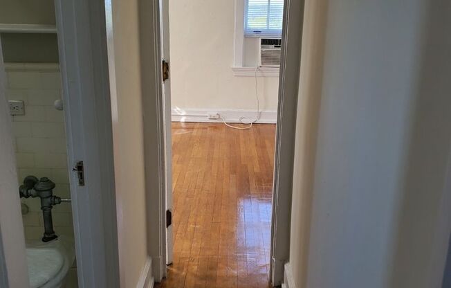 1 bed, 1 bath, 610 sqft, $1,150, Unit 6E