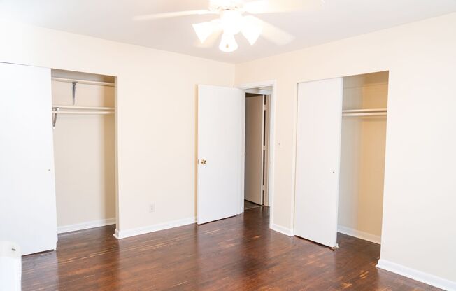 3 beds, 1 bath, 1,100 sqft, $1,600, Unit Apt #A