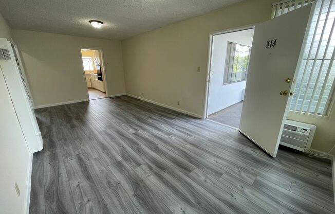 Spacious 2-Bedroom Retreat in the Heart of Glendale’s Vibrant Lifestyle – Only $2,450!