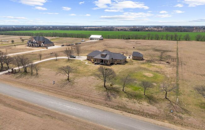 GUNTER TX BEAUTY FOR LEASE WITH SALT WATER POOL/CABANA