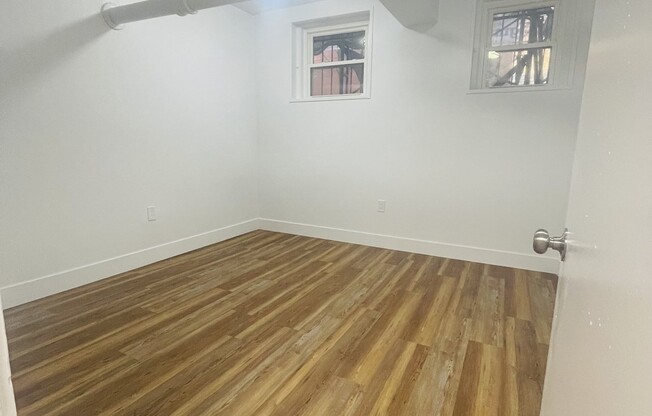3 beds, 1 bath, 850 sqft, $3,400, Unit BASE
