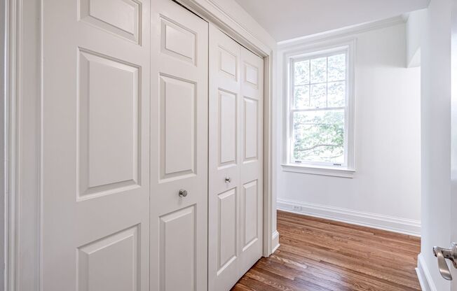 2 beds, 2 baths, $1,850, Unit 412