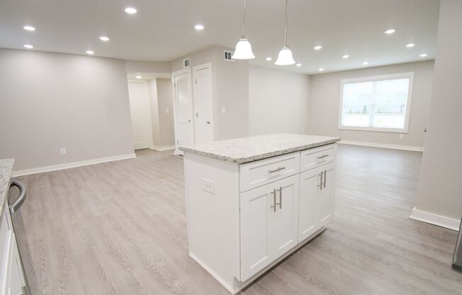 2 beds, 1 bath, 1,147 sqft, $1,400, Unit 10G