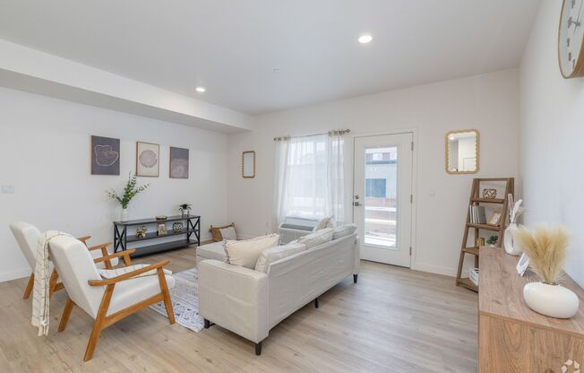 2 beds, 1 bath, 951 sqft, $1,650, Unit C208